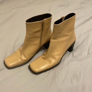 Via Spiga tan ankle boots